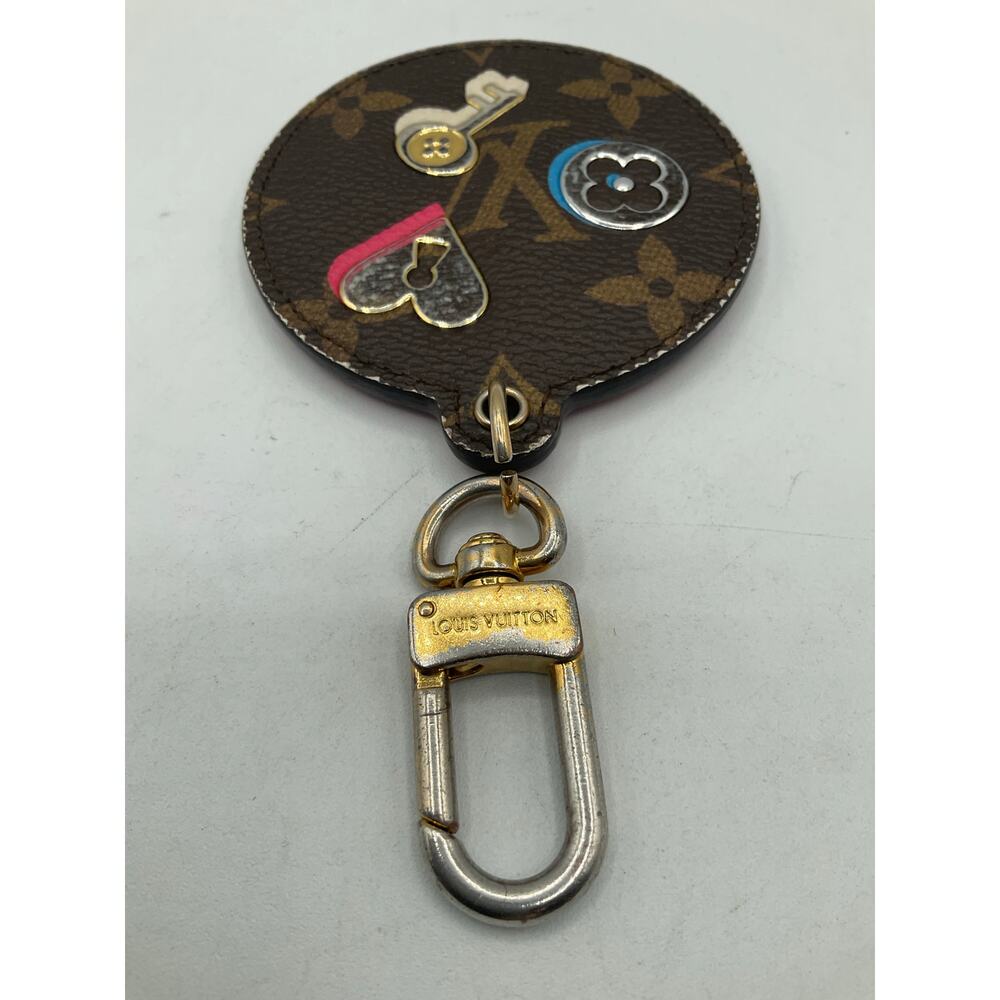 Pre-Owned Louis Vuitton Keychain- about 2.5 inch circle, Brown/Pink - Picture 3 of 4